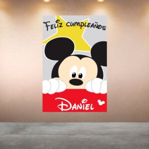 Cumpleaños Mickey asomando